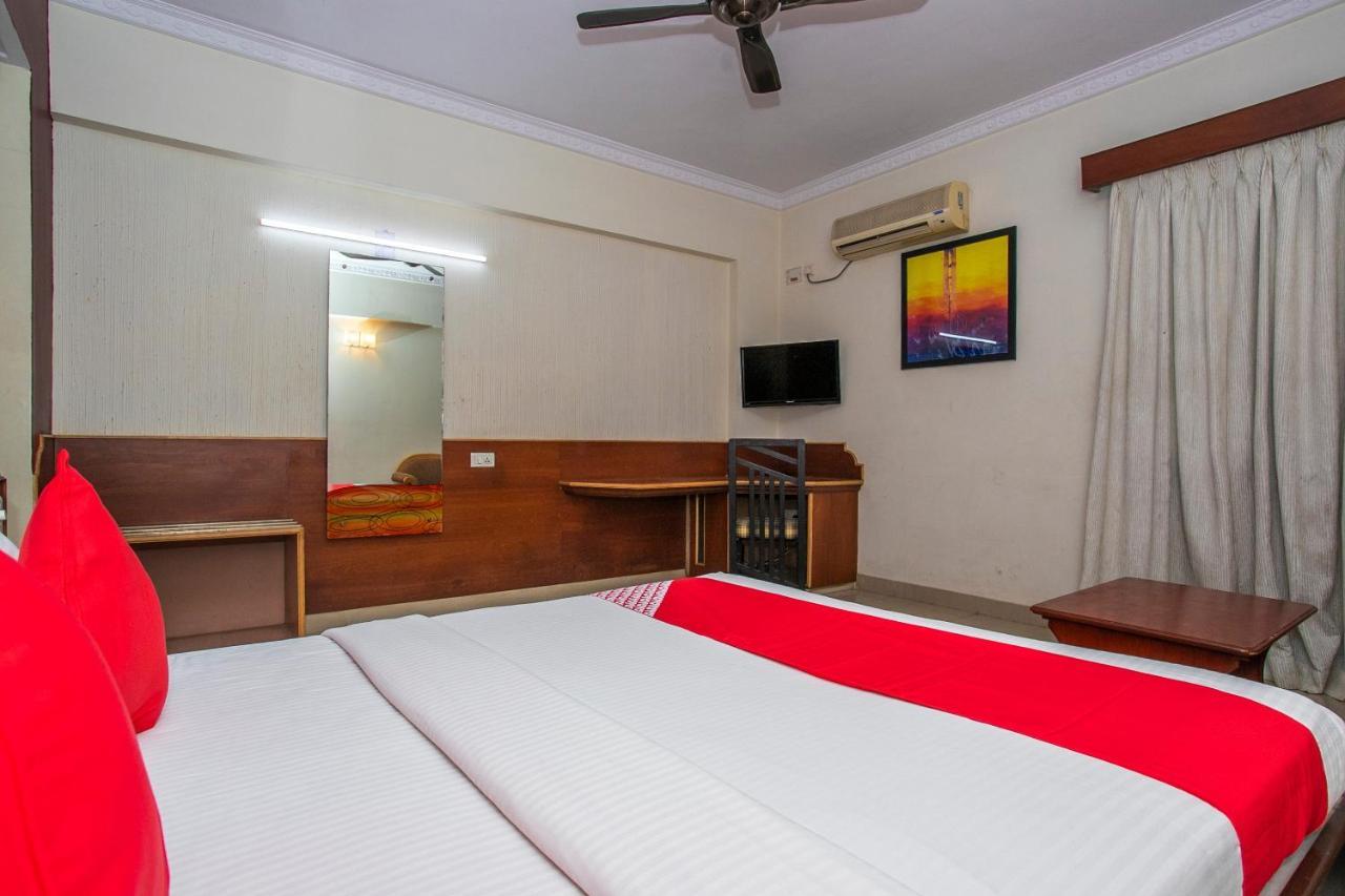 Oyo 18762 Vaishnavi Residency Hotel Bangalore Exterior photo
